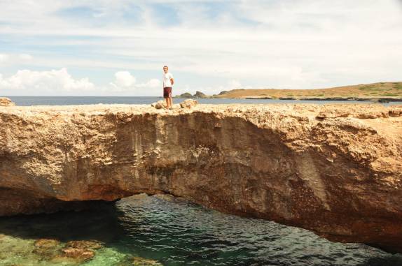 A 'Ponte de Pedra', uma das atrações turísticas da ilha de Aruba